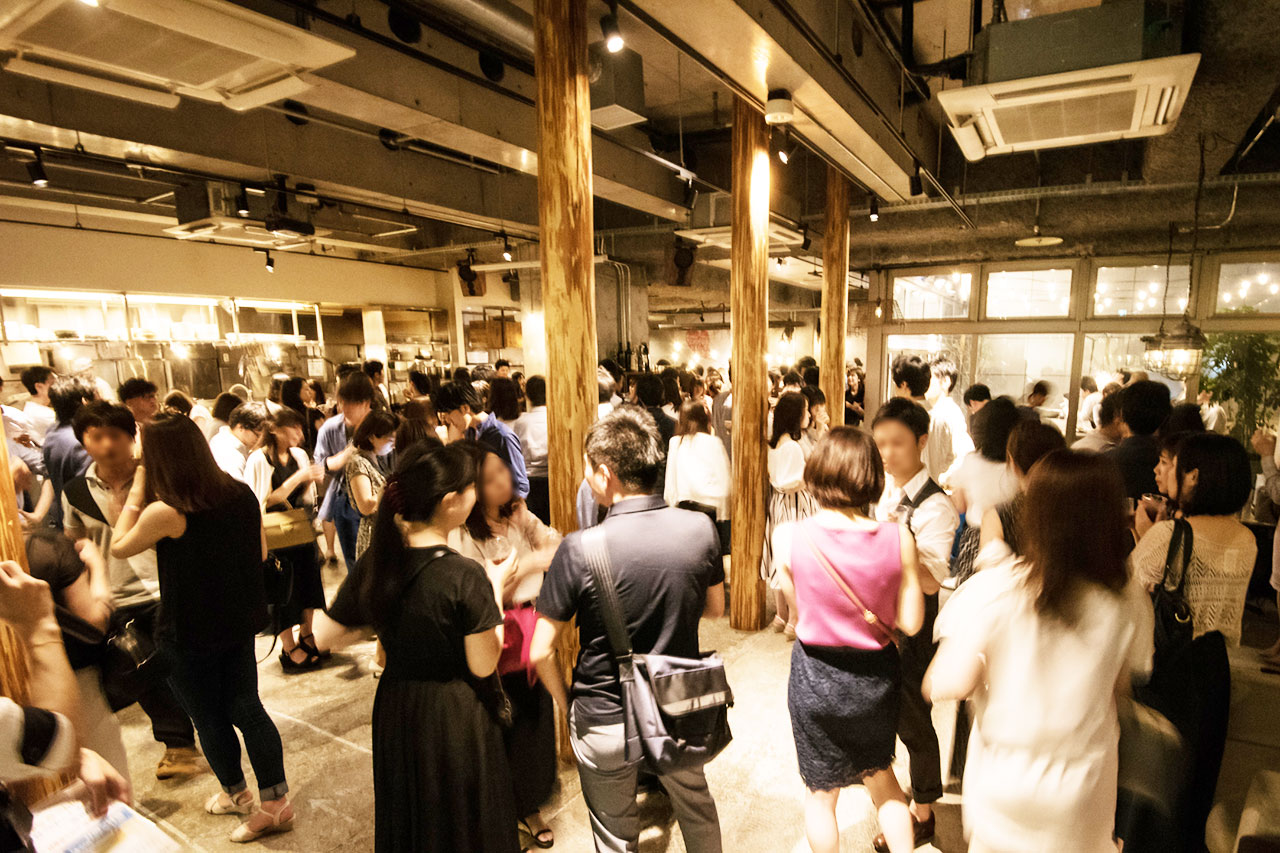 【東京】1店舗型街コンin日本橋。都会に潜むウッド調の秘密基地! - 街コン・婚活パーティーはハイステイタス専門のプレミアムステイタス