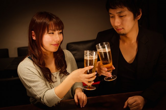 街コンに一人参加するメリット デメリットと一人参加のコツをご紹介 女性編 Light Up ライトアップ 街コンに一人参加するメリット デメリットと一人参加のコツをご紹介 女性編 Light Up ライトアップ