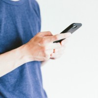 <span class="title">【男性必読】好きな人との電話は何話す？付き合う前でも盛り上がる内容、距離を縮める話題、注意点を解説</span>