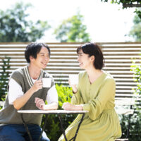 <span class="title">モテる男は話し上手より「聞き上手」！女性の心を掴むコツを伝授</span>