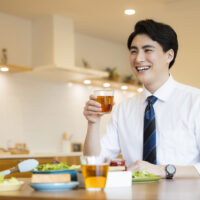 <span class="title">婚活で実家暮らしの男性は不利？女性に不安視される理由や好印象を与えるケースを解説</span>