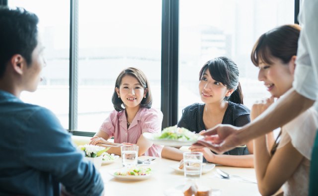 幹事様の連絡先を双方にお伝えします